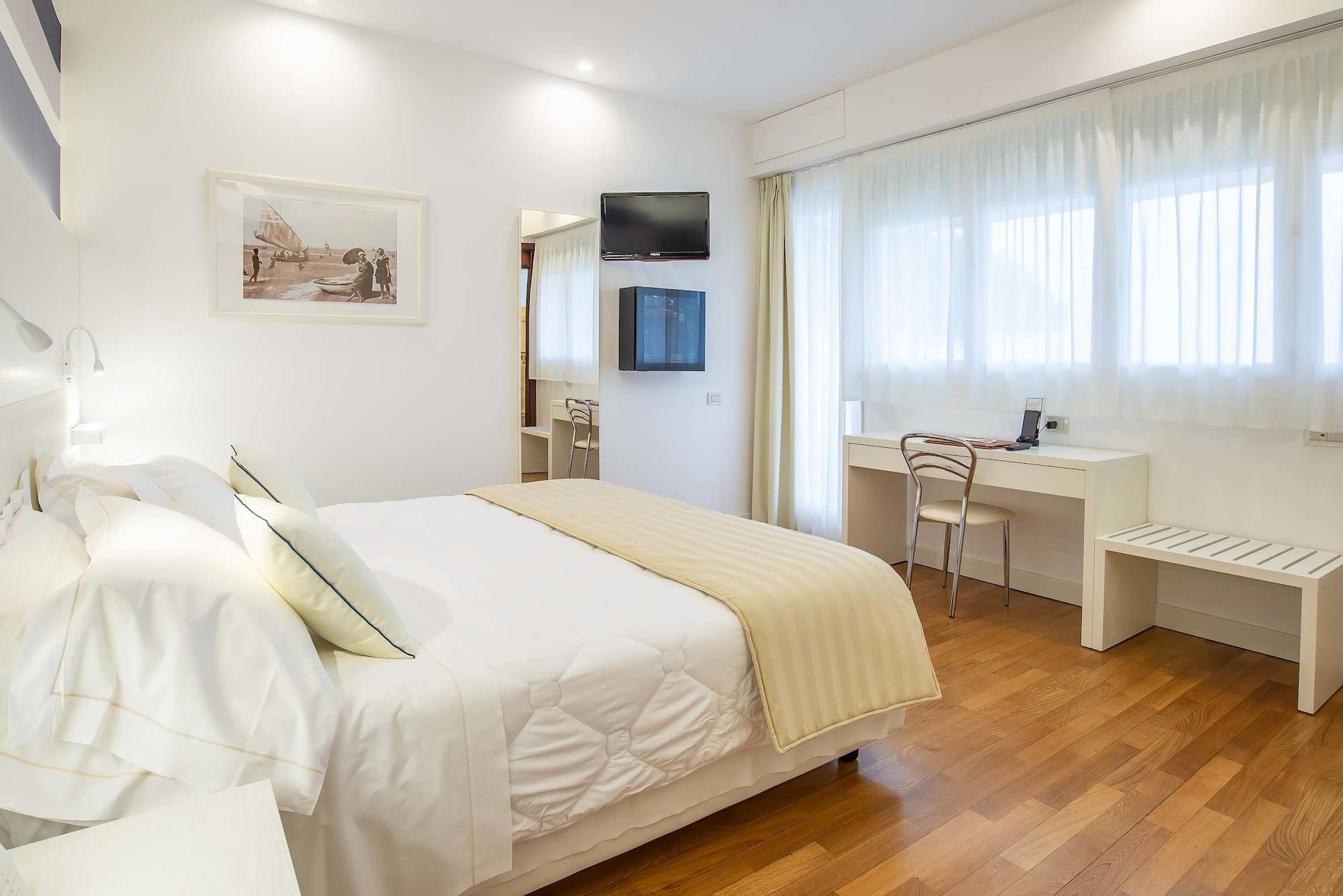 Versilia Palace Hotel Marina di Pietrasanta Eksteriør bilde