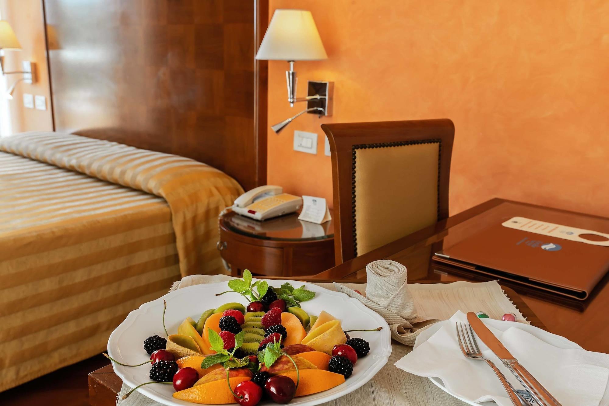 Versilia Palace Hotel Marina di Pietrasanta Eksteriør bilde