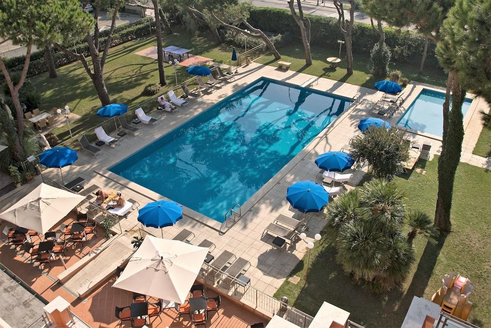 Versilia Palace Hotel Marina di Pietrasanta Eksteriør bilde