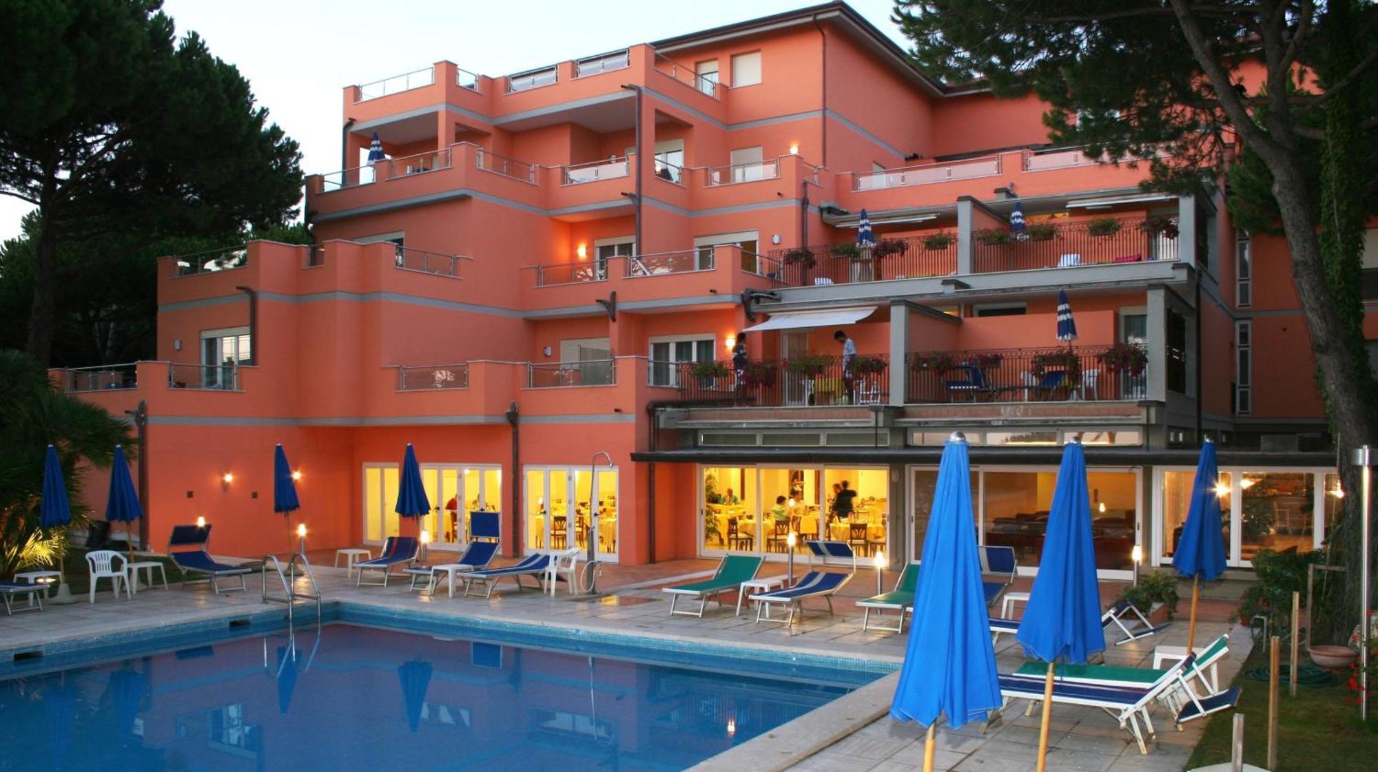 Versilia Palace Hotel Marina di Pietrasanta Eksteriør bilde