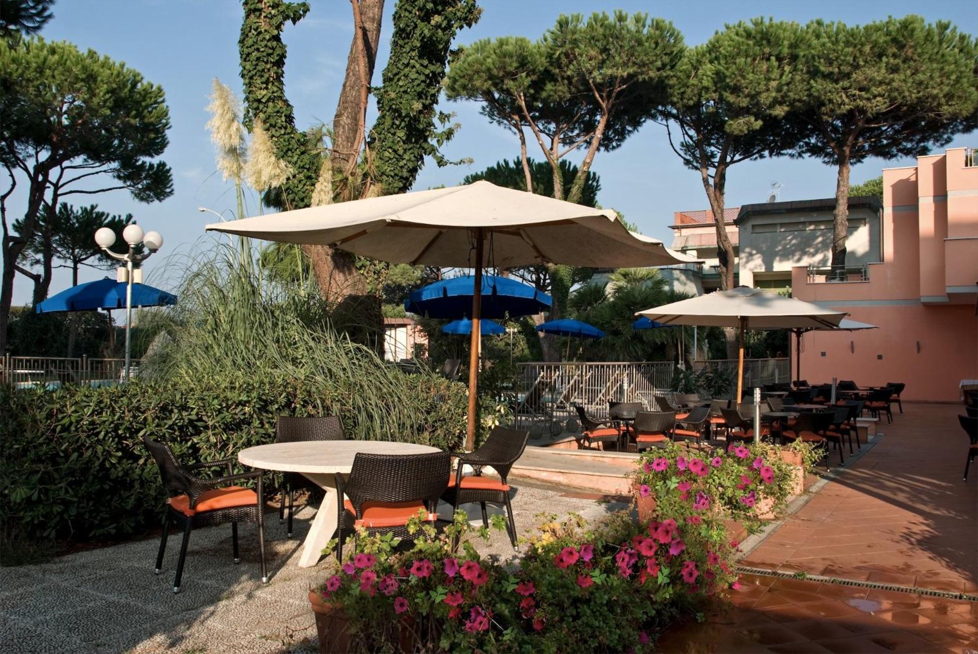 Versilia Palace Hotel Marina di Pietrasanta Eksteriør bilde