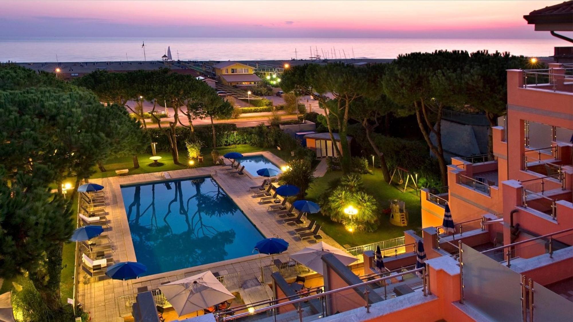 Versilia Palace Hotel Marina di Pietrasanta Eksteriør bilde