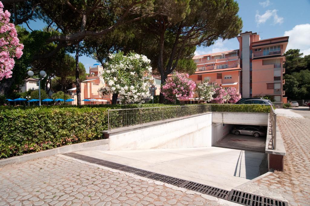 Versilia Palace Hotel Marina di Pietrasanta Eksteriør bilde